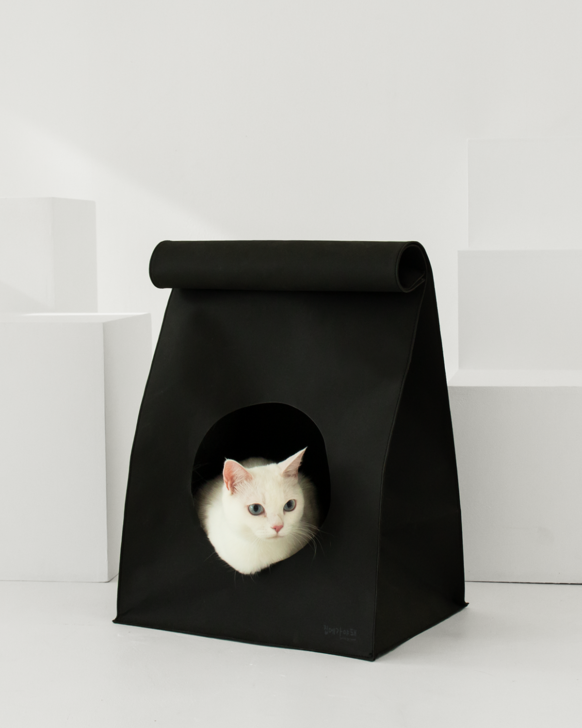 HIDE & SEEK BAG . MATT BLACK