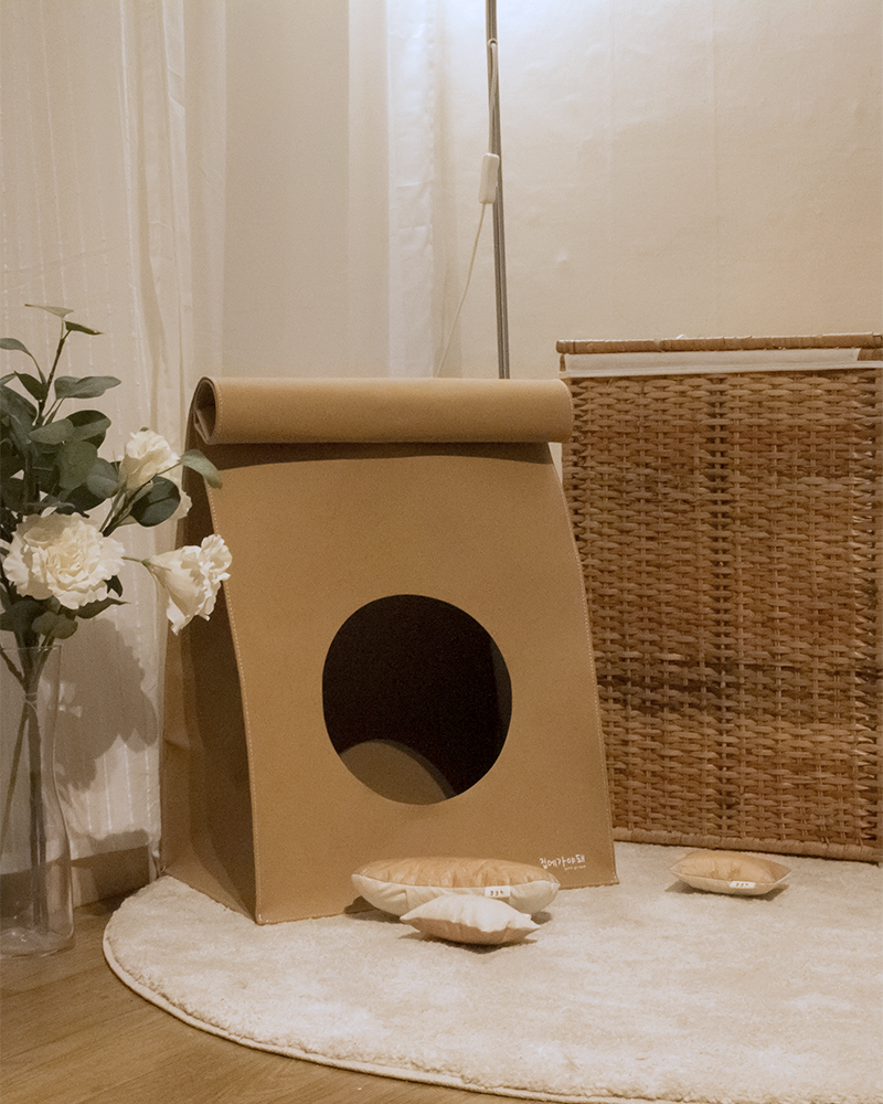 HIDE & SEEK BAG . CAMEL